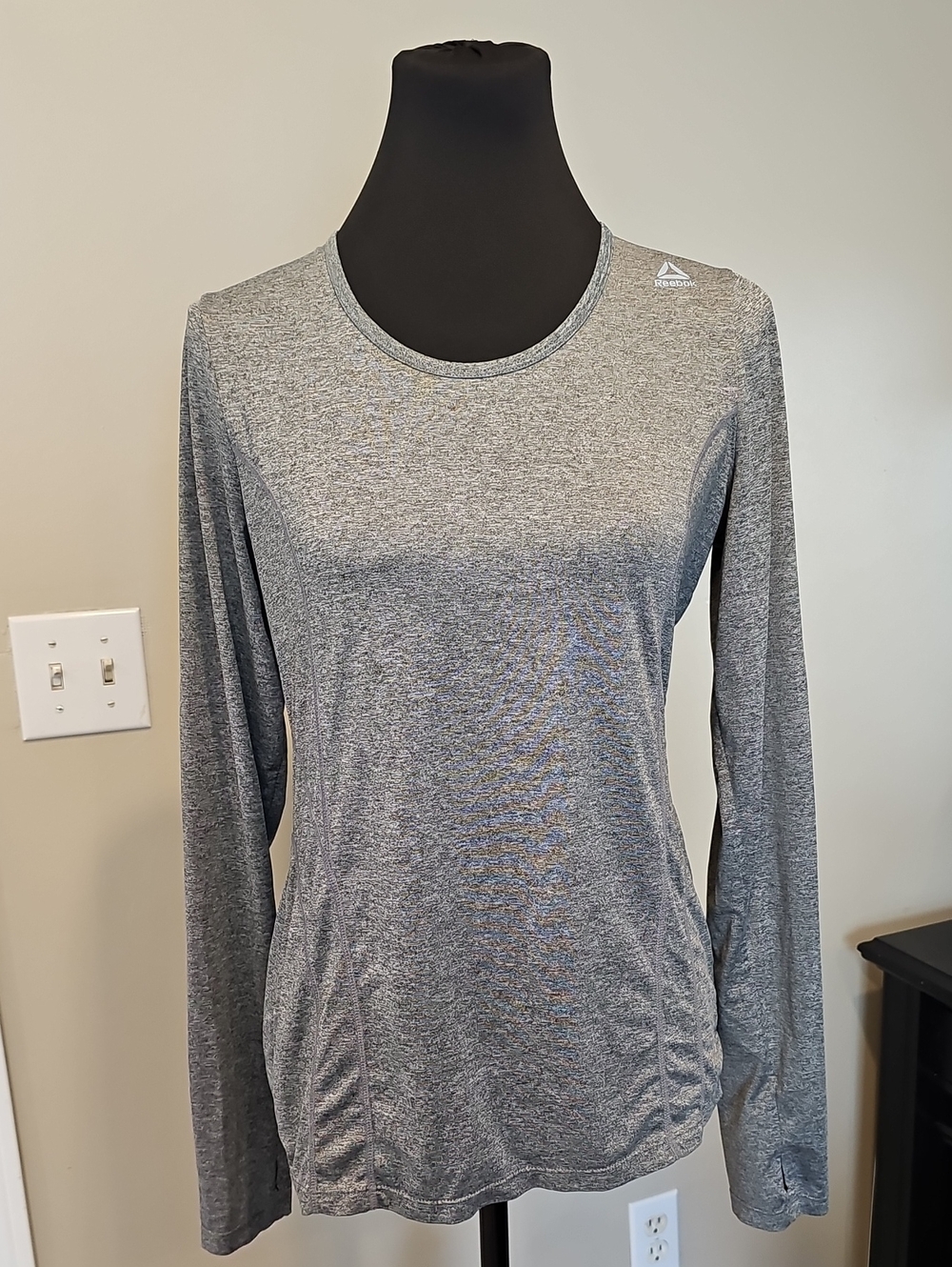Reebok Women's Heather Gray Long-Sleeve Performance Tee